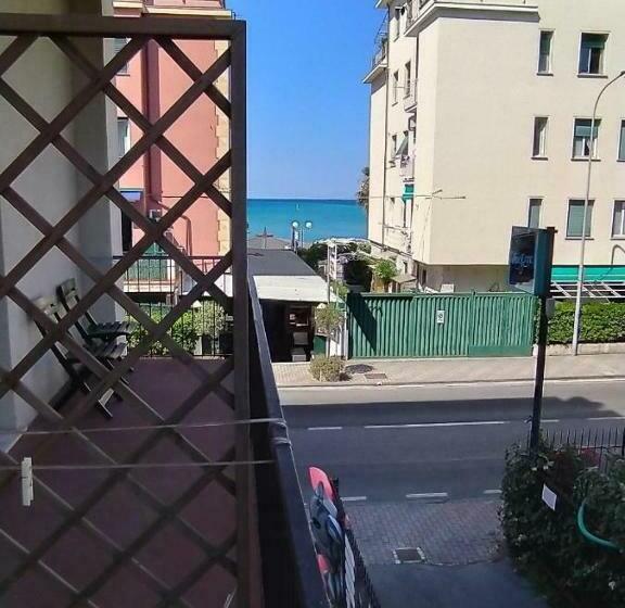 اتاق عادی, Elisabetta