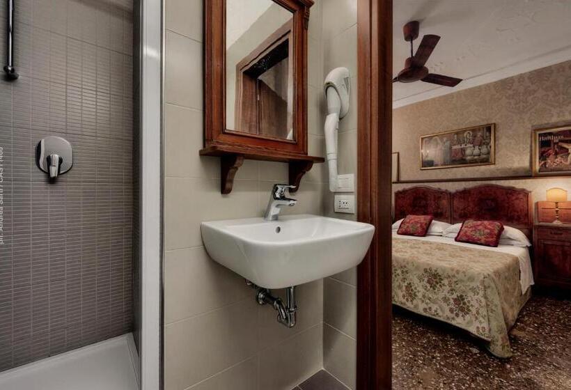 اتاق استاندارد با چشمانداز, Galleria