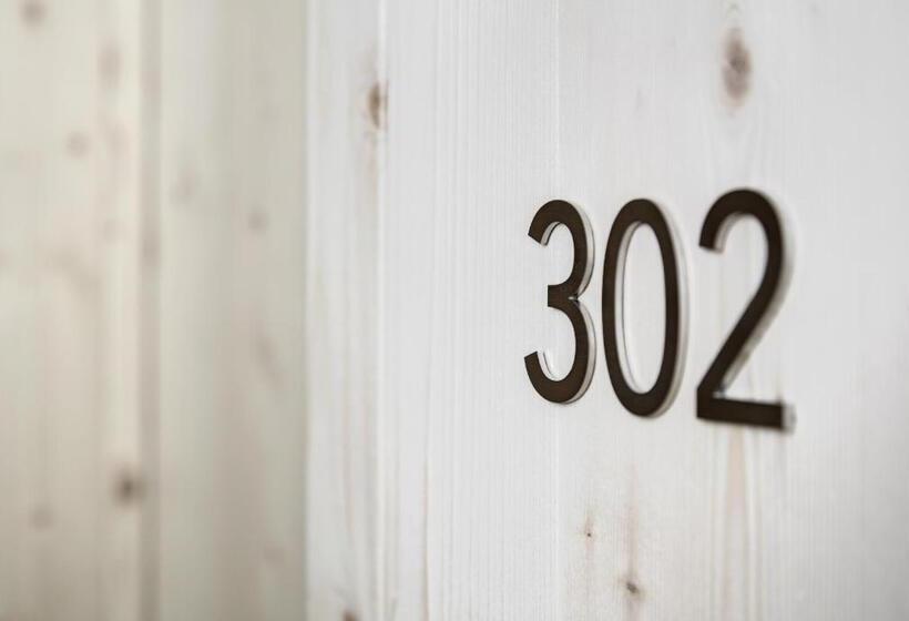 Comfort room with balcony, Gardenazza