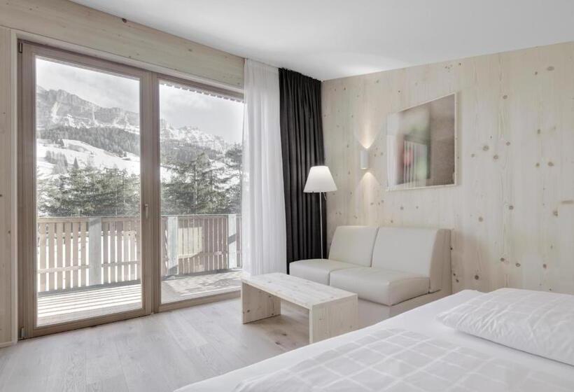 Comfort room with balcony, Gardenazza