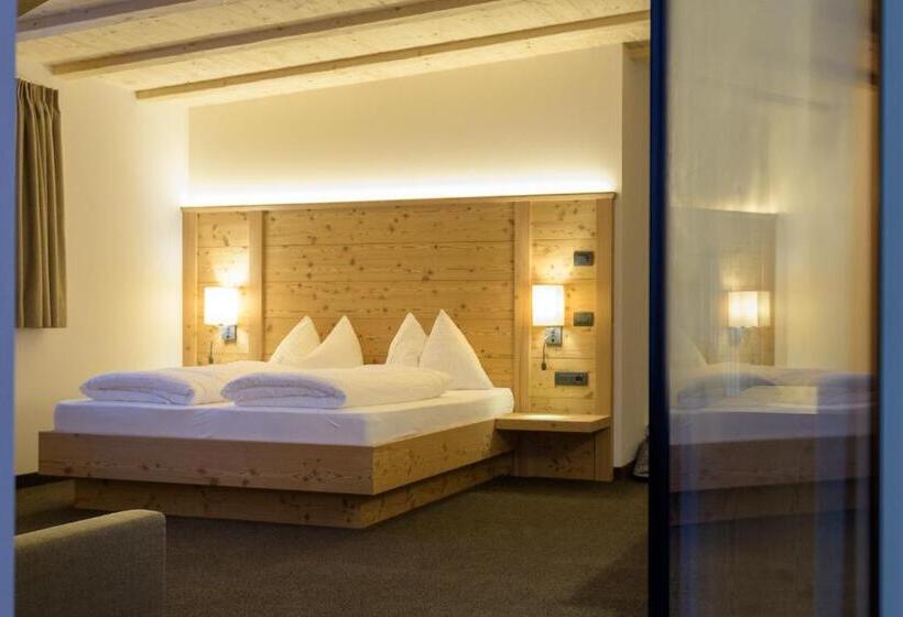 ファミリールーム, Garni August