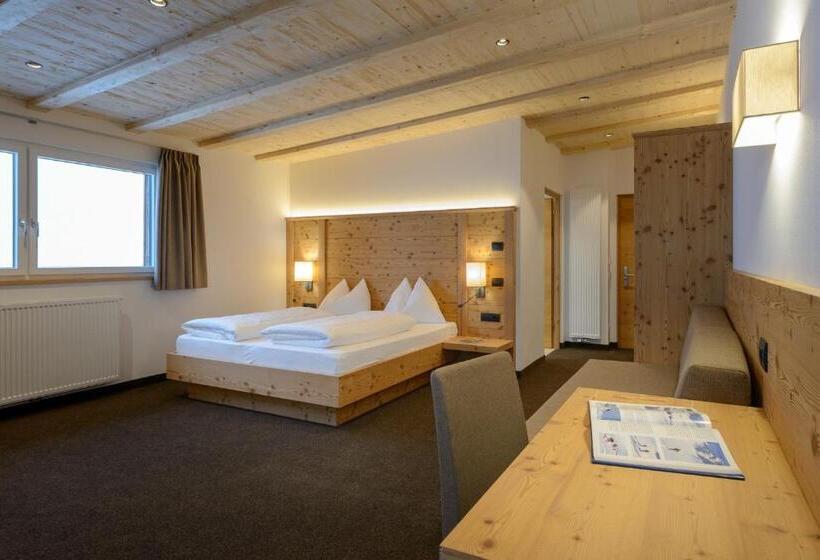 ファミリールーム, Garni August