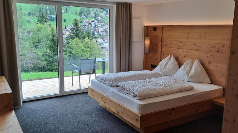 マウンテンビュースタンダードルーム, Garni August