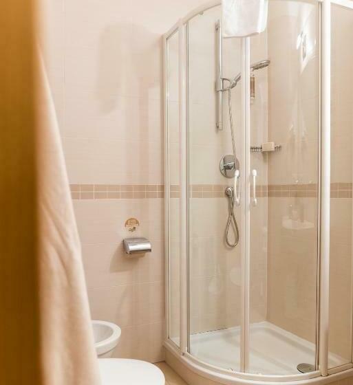 חדר קומפורט, Helm