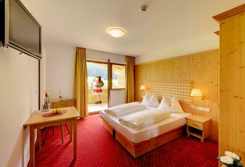 חדר קומפורט, Helm