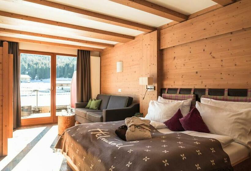 חדר משפחתי, Helm