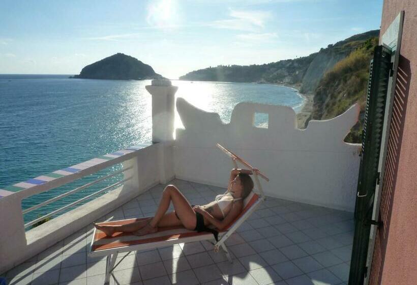 Triple Room Sea View, La Gondola