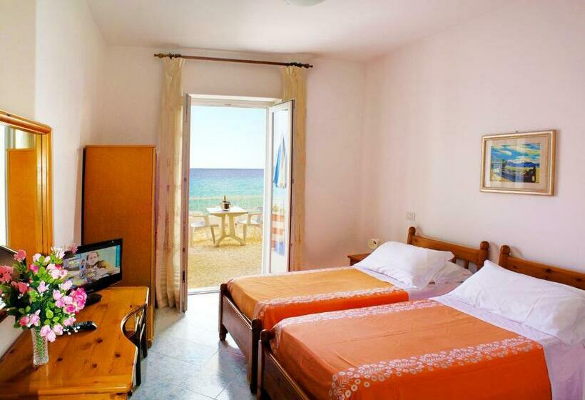 Triple Room Sea View, La Gondola