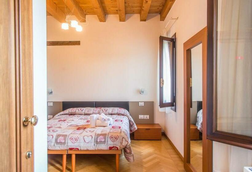 标准间, Locanda Da Piero