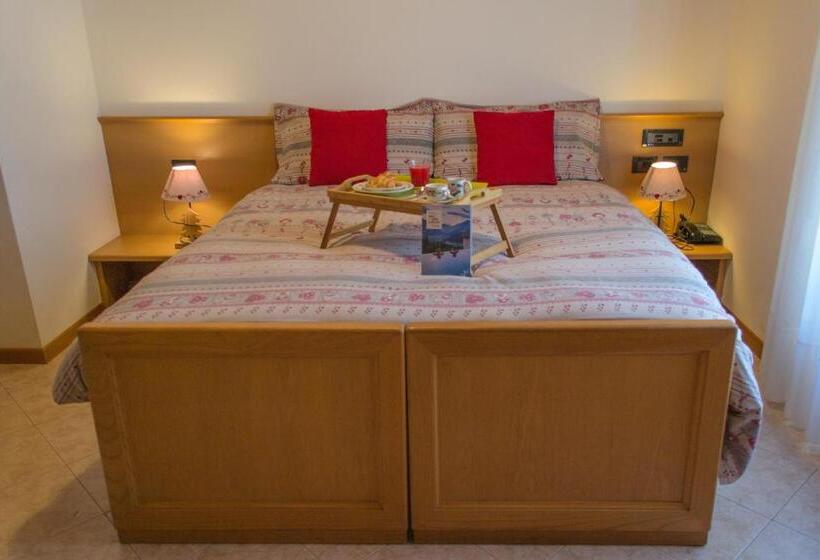 اتاق پنجتخته استاندارد, Meublè Rosalpina