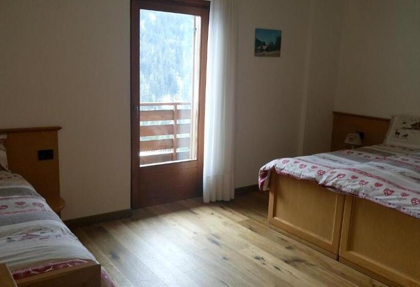 اتاق استاندارد سه نفره, Meublè Rosalpina