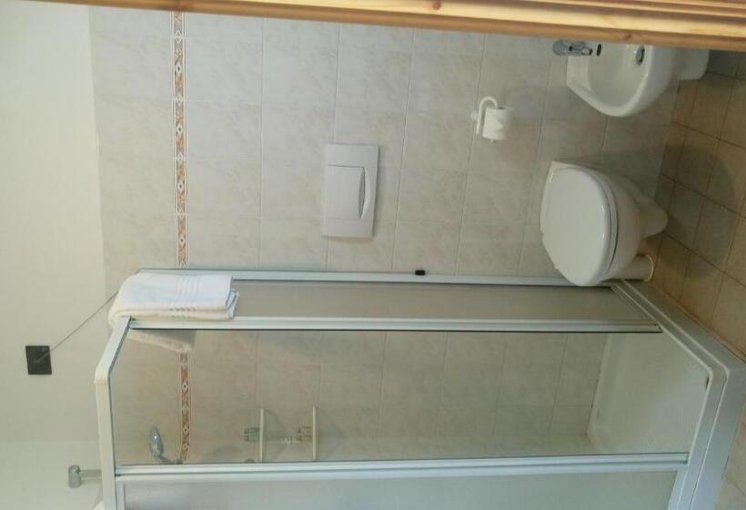 اتاق استاندارد سه نفره, Meublè Rosalpina