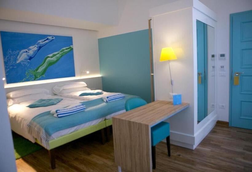 Полулюкс с Балконом, Piccolo Grand