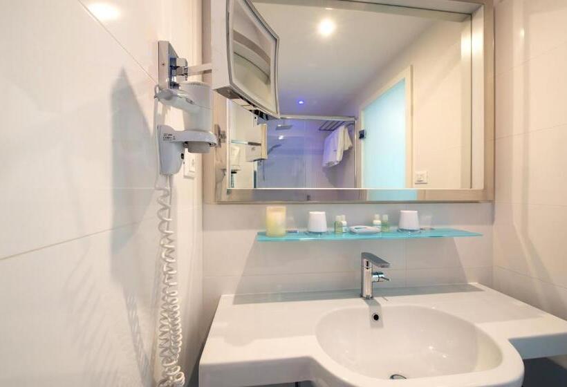 Полулюкс с Балконом, Piccolo Grand