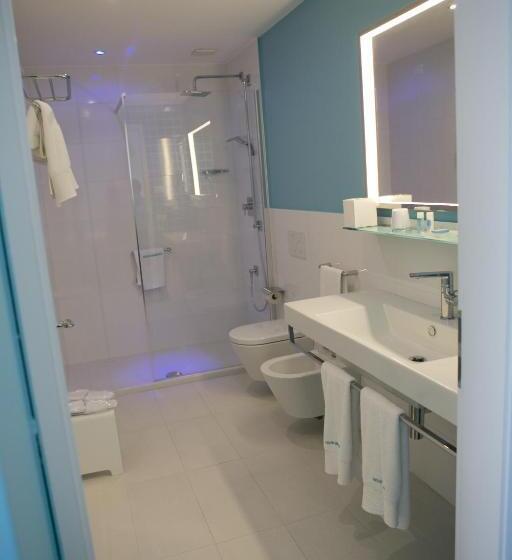 Полулюкс с Балконом, Piccolo Grand