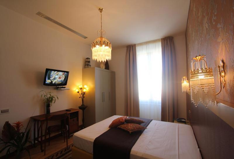 آپارتمان یک خوابه با دری مشترک که هال را جدا می کند., Residenza Mordini