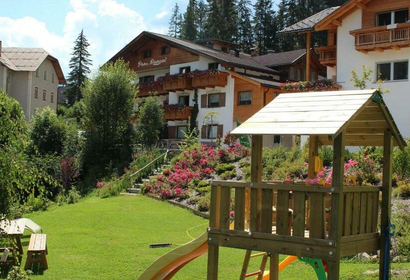 Четырехместный Номер Стандарт, Runcac