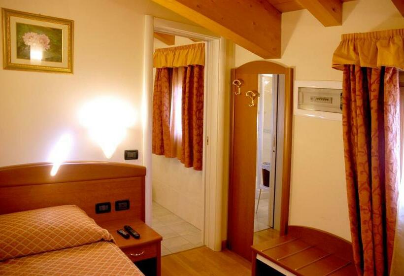 غرفة قياسية, San Paolo