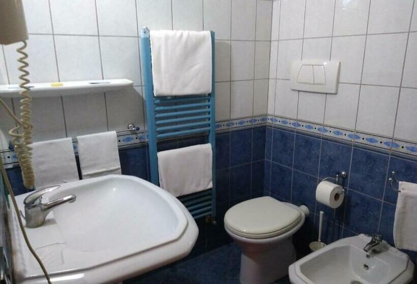 Номер Стандарт, Sassacci