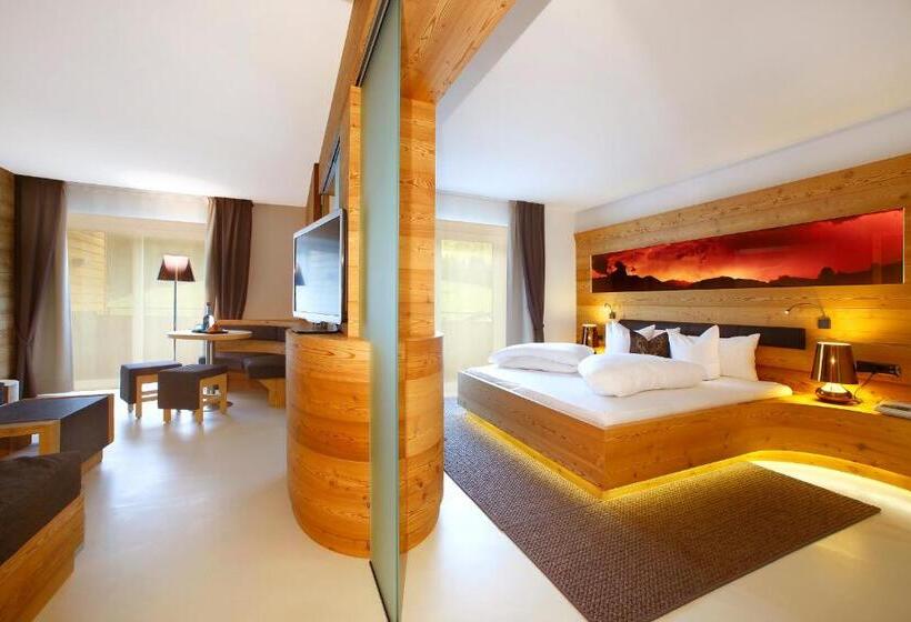 سوییت با چشمانداز کوه, Valpudra