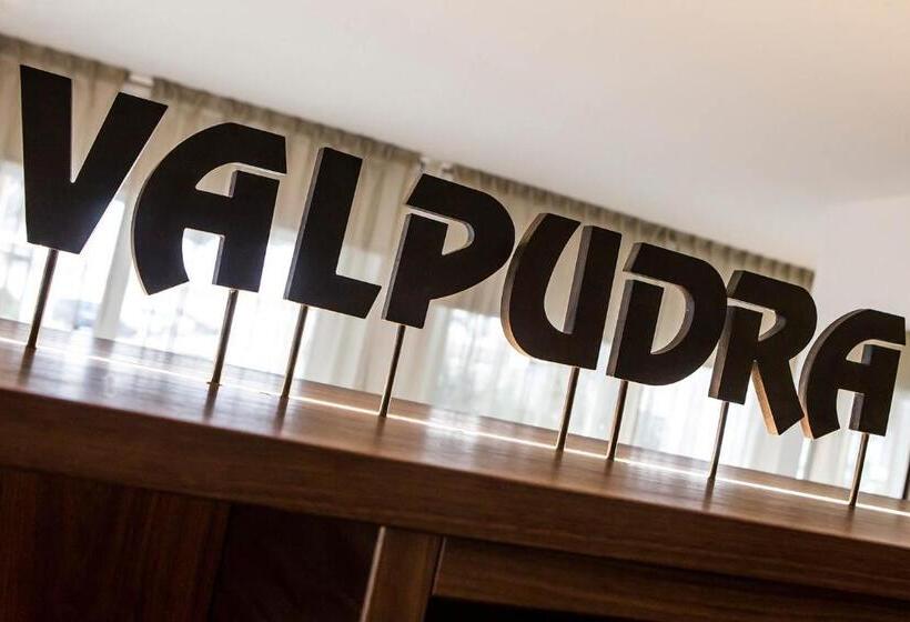 اتاق لوکس, Valpudra