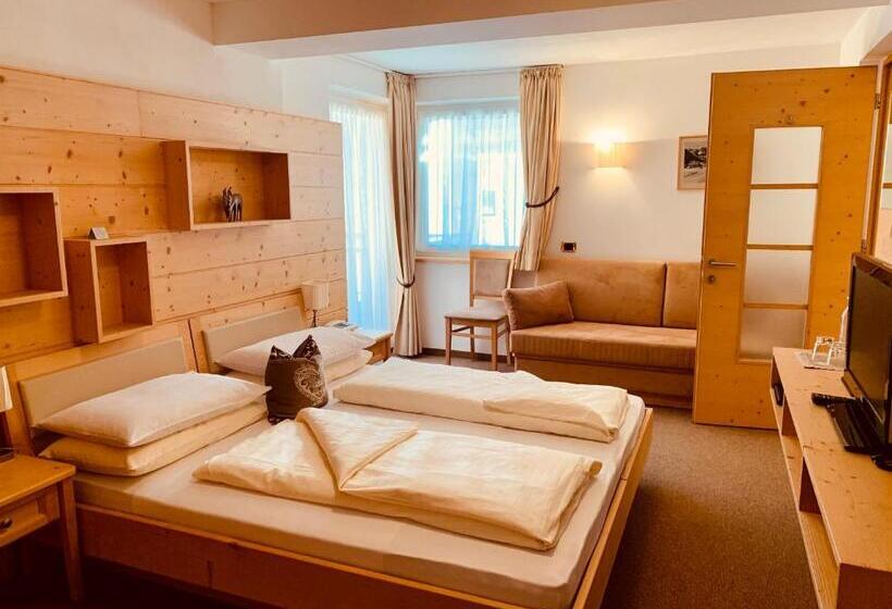 اتاق استاندارد با بالکن, Valpudra