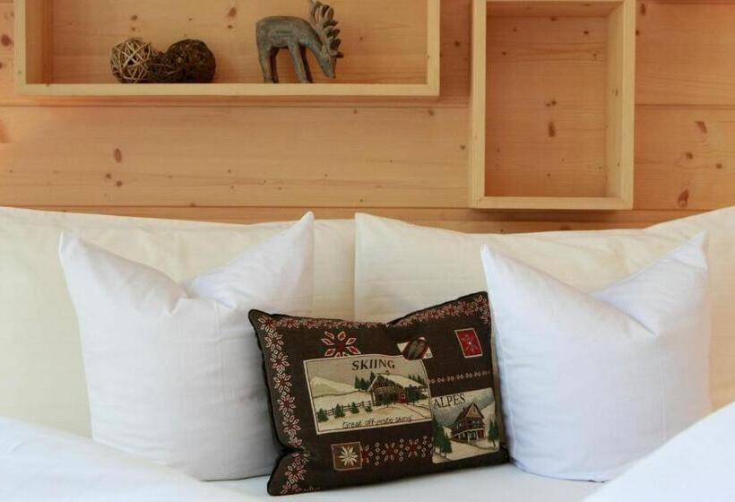 اتاق استاندارد با چشمانداز باغ, Valpudra