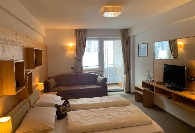 اتاق استاندارد با بالکن, Valpudra