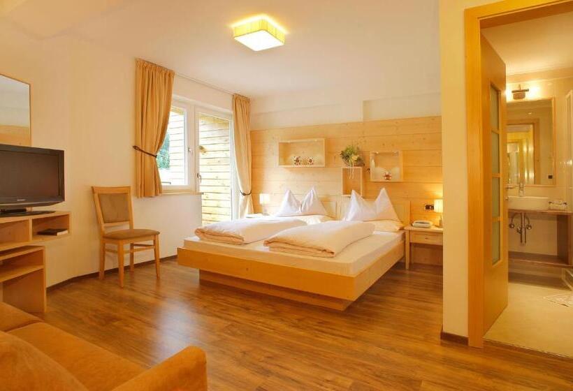 اتاق استاندارد با بالکن, Valpudra