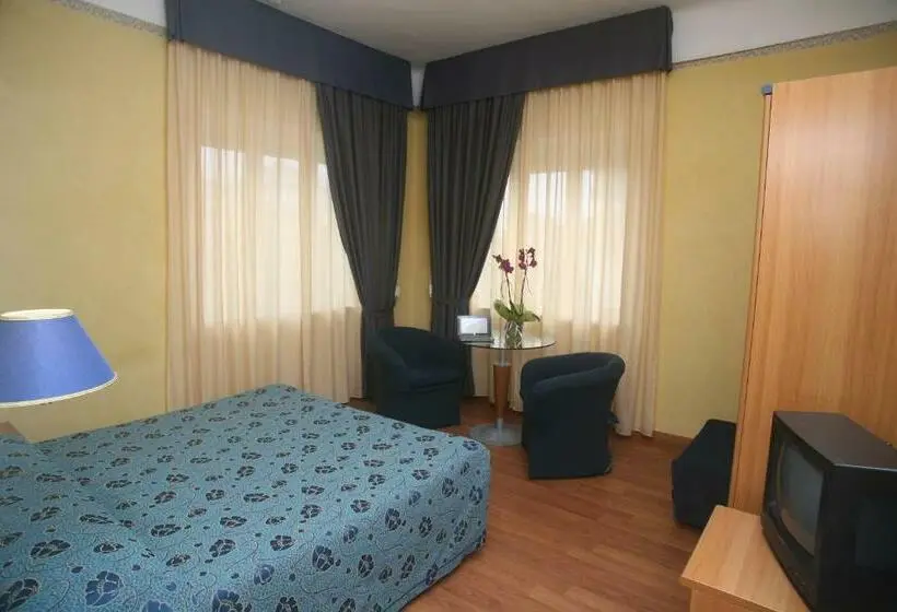 اتاق استاندارد سه نفره, Victoria