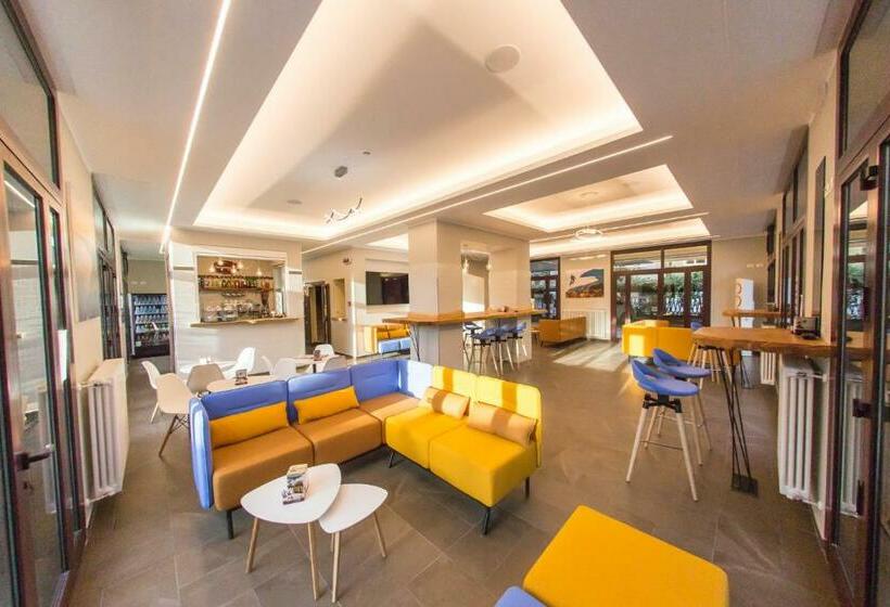 استودیوی استاندارد, Ligure Residence