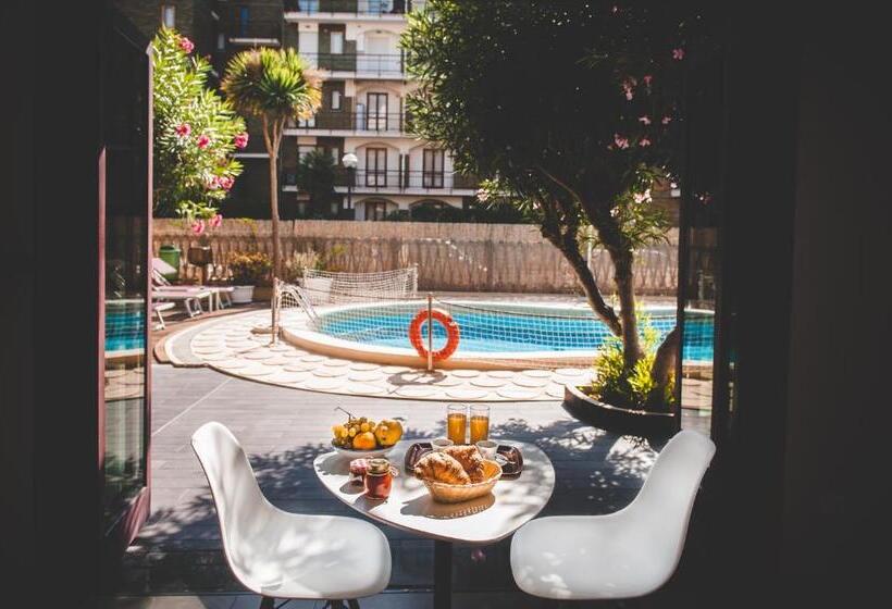 استودیوی استاندارد, Ligure Residence