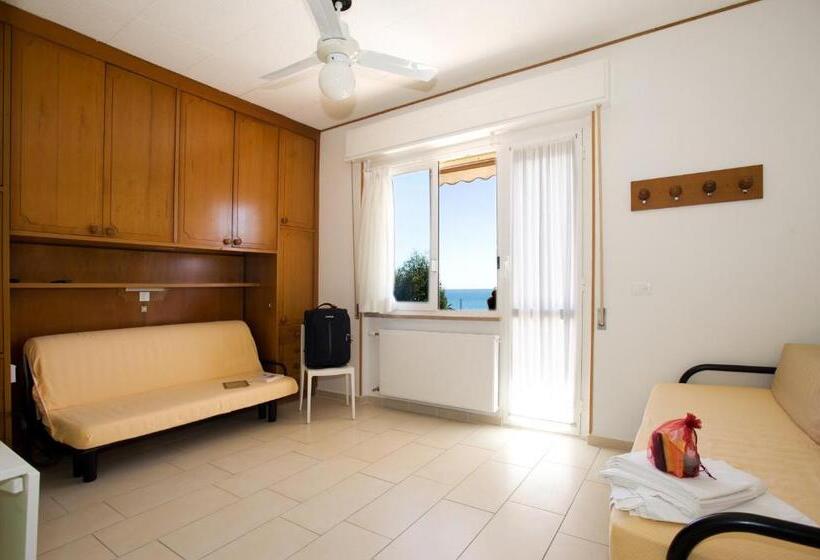 Студио Стандарт Вид на Бассейн, Ligure Residence