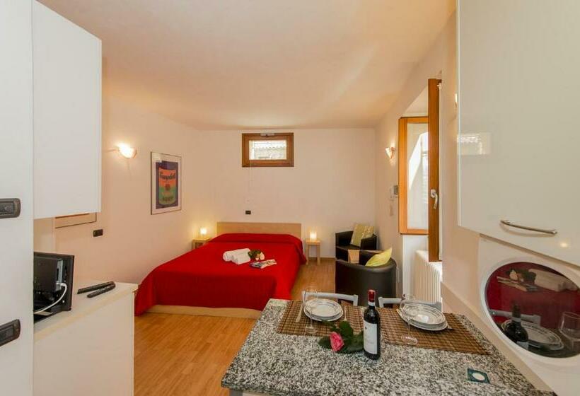 スタンダードスタジオ, Il Borgo