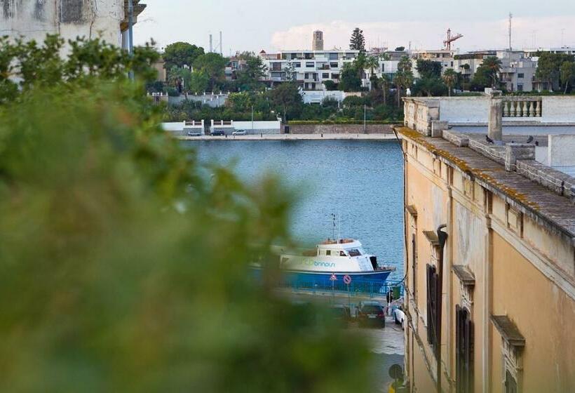 سوییت با چشم‌انداز جانبی دریا, Zenthe Small Luxury B&b