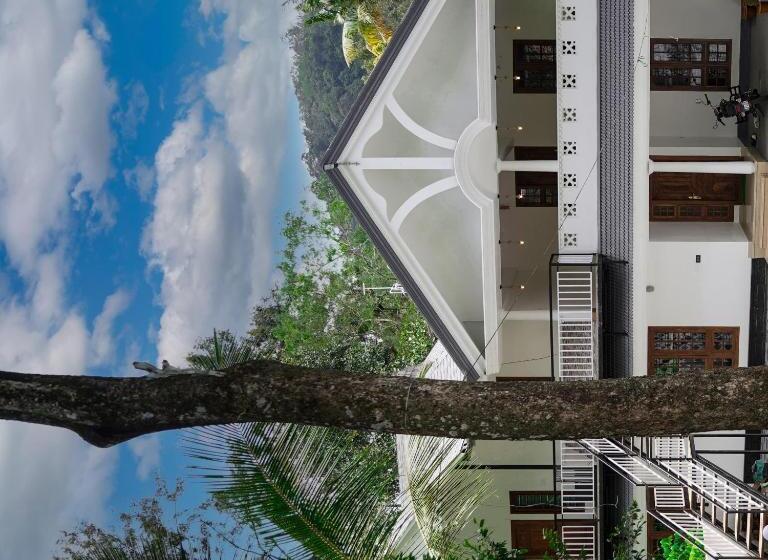 デラックスルーム, Greenway Homes
