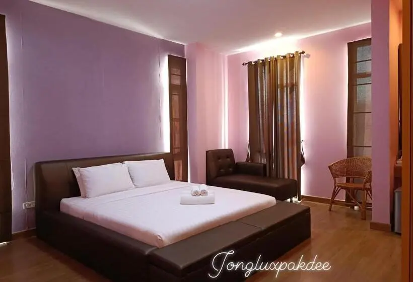 キングサイズベッドのデラックスルーム, ๋jongluxpakdee โรงแรมจงรักษ์พักดี