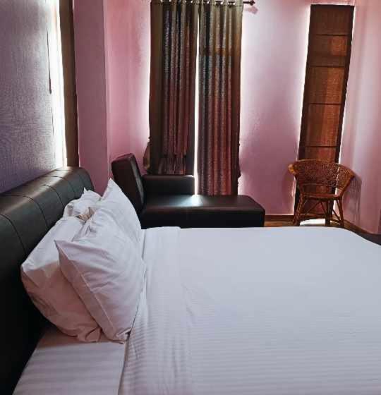 Deluxe Szoba Kind Size Bed, ๋jongluxpakdee โรงแรมจงรักษ์พักดี