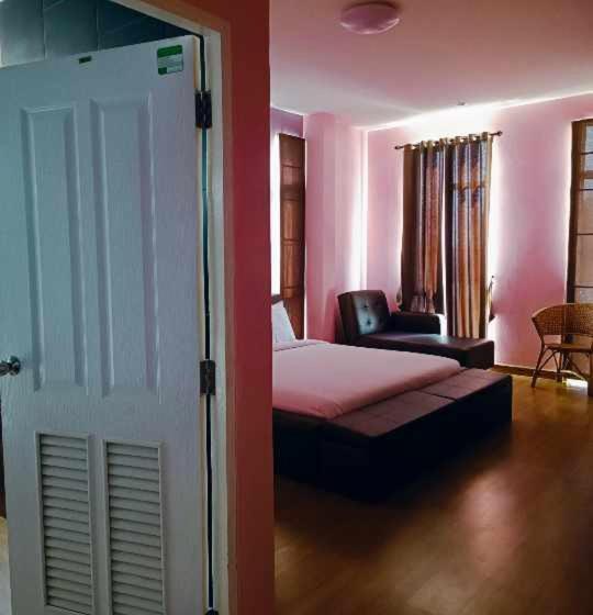 Deluxe Szoba Kind Size Bed, ๋jongluxpakdee โรงแรมจงรักษ์พักดี