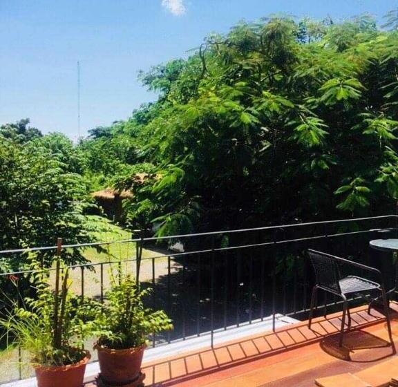 Номер Стандарт Вид на Сад, ๋jongluxpakdee โรงแรมจงรักษ์พักดี