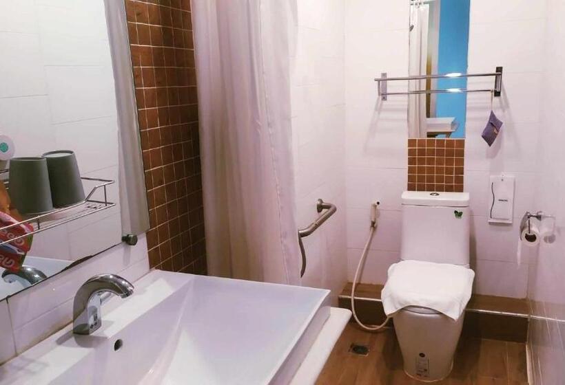 Kertre Néző Standard Szoba, ๋jongluxpakdee โรงแรมจงรักษ์พักดี