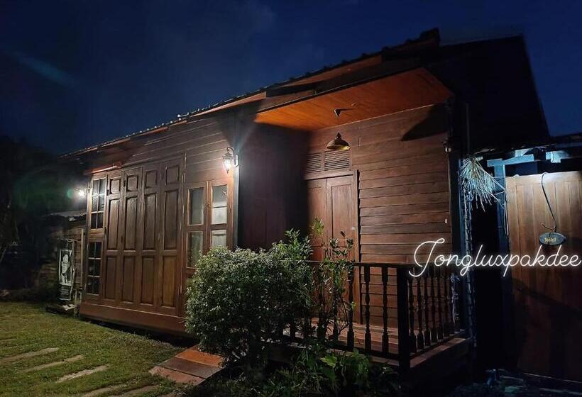 Háromágyas Standard Szoba, ๋jongluxpakdee โรงแรมจงรักษ์พักดี