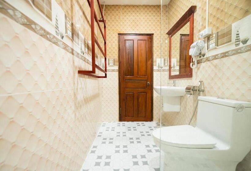 스탠다드 룸, Houng Heung