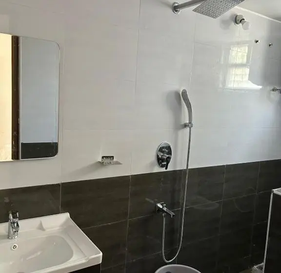 Perhehuone Puutarhanäkymä, Sapphire Stayss