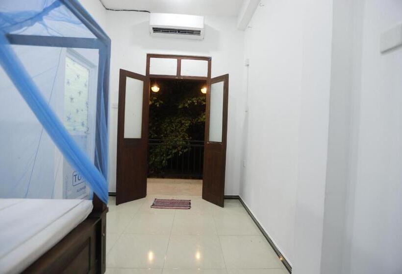 غرفة ديلوكس مزودة بشرفة, Surfside Retreat Weligama