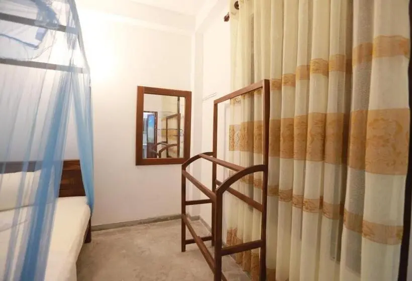 スタンダードルーム, Surfside Retreat Weligama