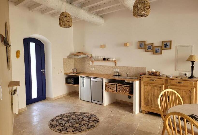 Номер Deluxe Кровать Кинг, La Promenade Suite & Spa