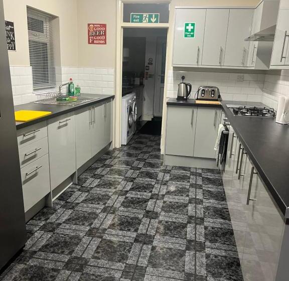 标准间, Rose House