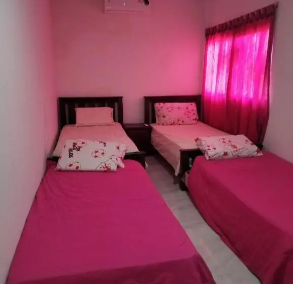 اتاق استاندارد چهار تخته, Villa Dilia Hostal