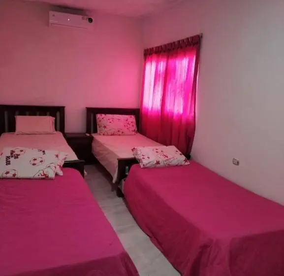 اتاق استاندارد چهار تخته, Villa Dilia Hostal